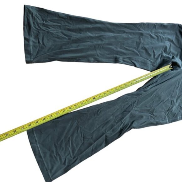 Lululemon Align High Rise Mini-Flared Pant Size 12 - Picture 5 of 5